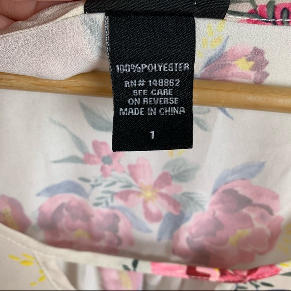 Torrid FLORAL PRINT GEORGETTE KEYHOLE BLOUSE - Picture 9 of 9